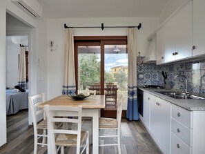 Dining - Villa Menhir! (Lotzorai)