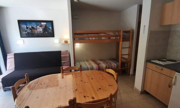 Dining - Gardette Residence for 6 People (Reallon)