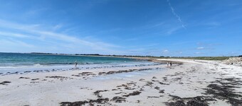 Jeter l' Ancre 5-bedroom house - Between beach (600m) and town (800m)