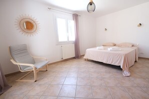 3 Schlafzimmer, Bügeleisen/Bügelbrett, Reisekinderbett, kostenloses WLAN