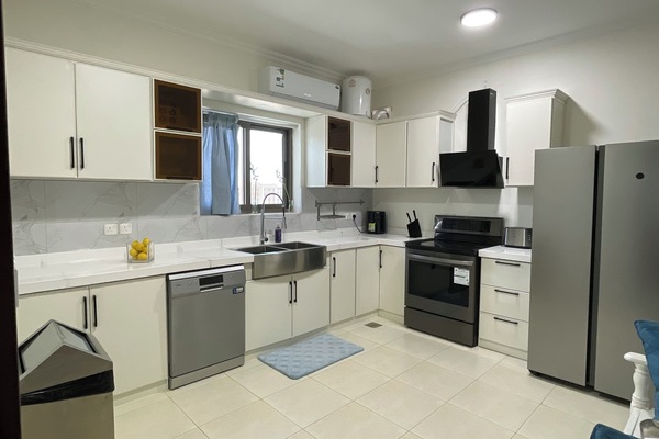 Mikroaaltouuni, uuni, liesi, astianpesukone