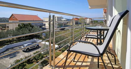 2-bedroom luxury villa surrounded by mountain views just minutes from the beach!