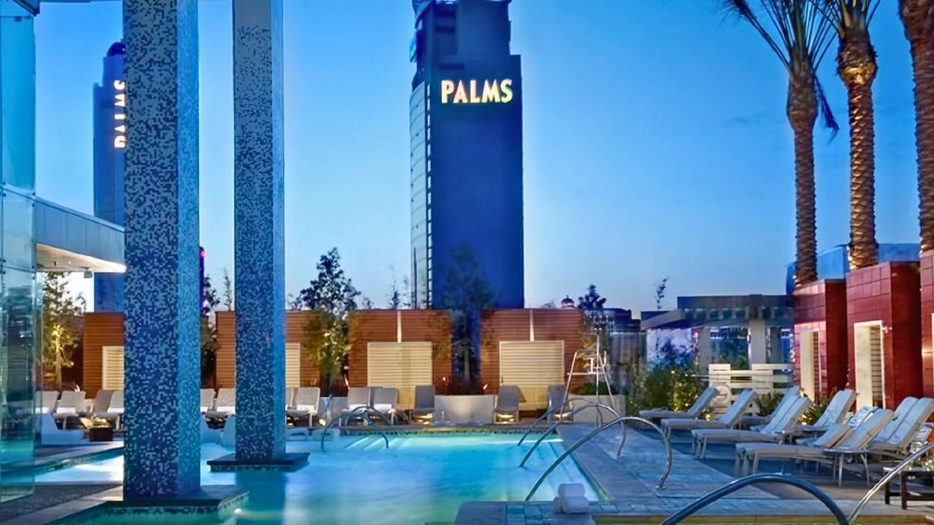 2 innendørsbassenger