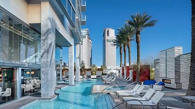 One Bedroom | 1.5 Baths & Living Room | Jet Tub – Palms Place StripSuite