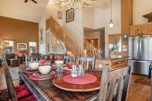 Dining - 15 Discovery Lane | 4BR Mountain View Retreat (Fraser)