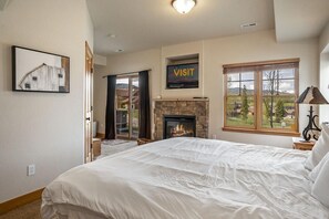 4 bedrooms, free WiFi, bed sheets - 15 Discovery Lane | 4BR Mountain View Retreat (Fraser)