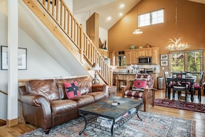 TV, fireplace - 15 Discovery Lane | 4BR Mountain View Retreat (Fraser)