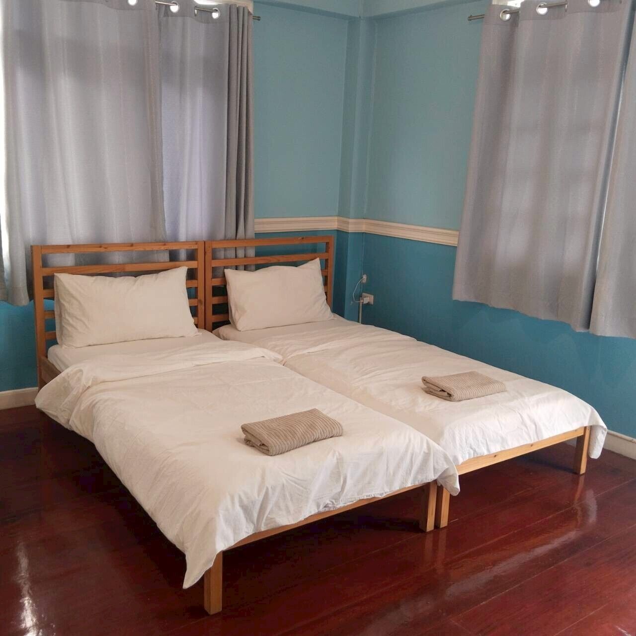 Free WiFi, bed sheets