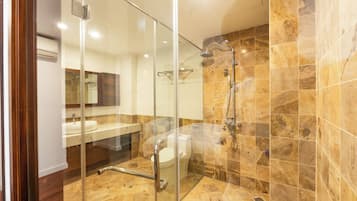 Luxury Apartment, 3 Bedrooms, Balcony, Lake View | Bathroom | Shower, rainfall showerhead, hair dryer, slippers