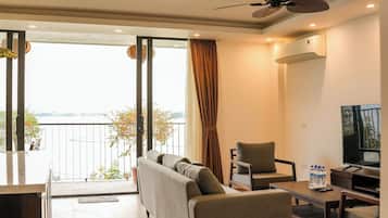 35-tums platt-tv med satellitkanaler och streamingtjänster