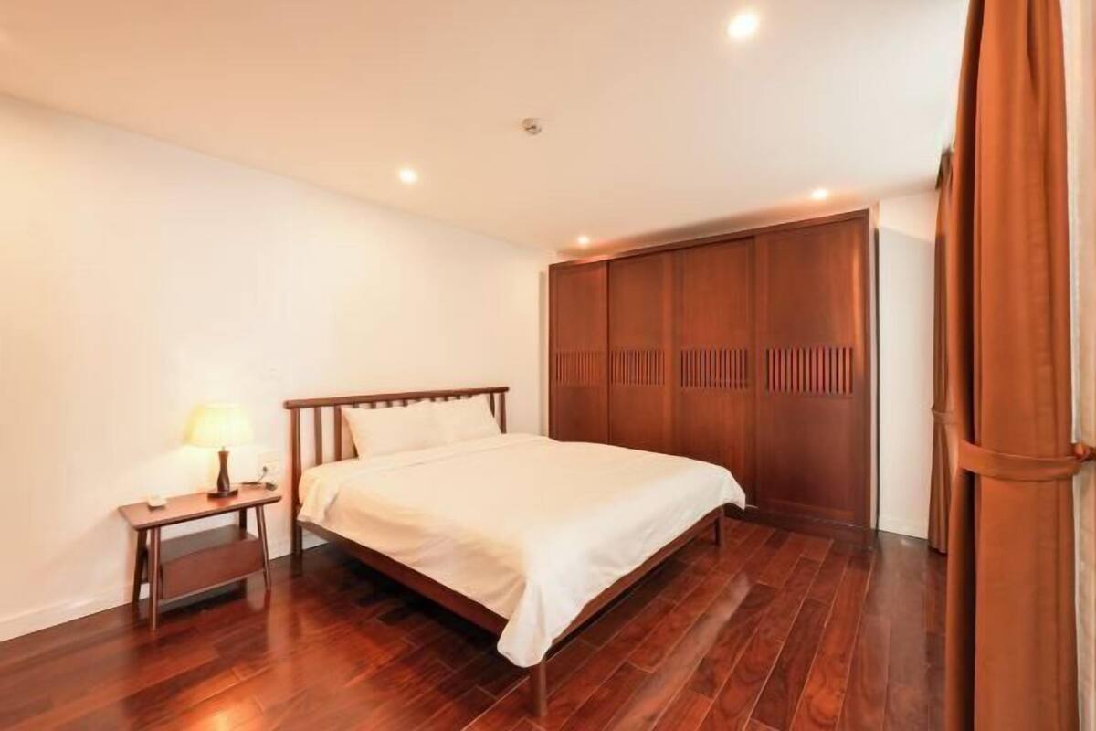 Pimennysverhot, äänieristys, silitysrauta/-lauta, ilmainen Wi-Fi