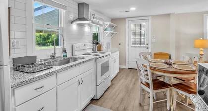 Lanier's Escape | Dog Friendly | Perfect Getaway