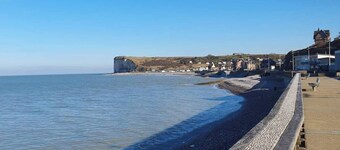 House in the heart of the countryside and close to the seaside