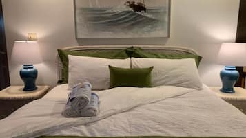 3 bedrooms, desk, iron/ironing board, travel crib