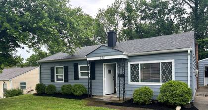 Bellwood, 2 bed house w/ 2 living areas, Superhost
