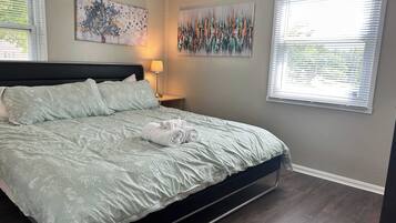 3 bedrooms, iron/ironing board, WiFi, bed sheets