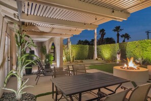 Outdoor dining - Casa San Marino Palm Springs (Palm Springs)