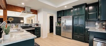 Ultimate Game Night Getaway |Hot Tub, Arcade & Fun