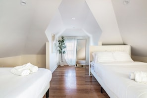 3 bedrooms, iron/ironing board, travel cot, free WiFi