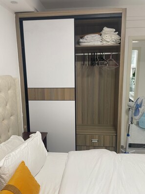 1 bedroom, iron/ironing board, WiFi, bed sheets