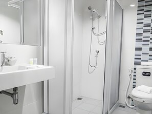 Bathroom - Arun Haus 39 (Bangkok)