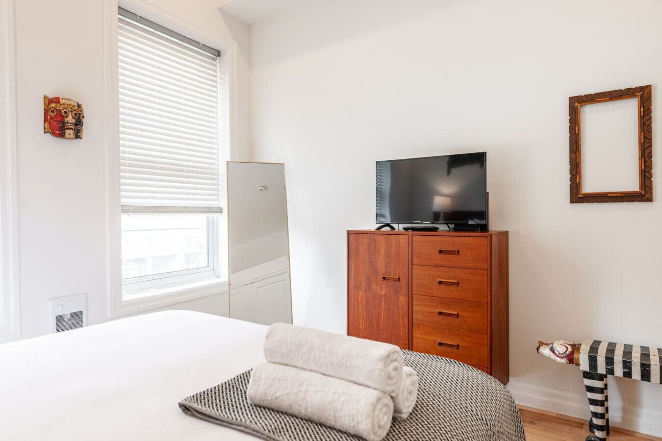 1 bedroom, desk, iron/ironing board, WiFi (free)