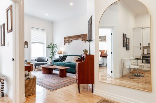 Juno Lofts: The Greenhouse Room