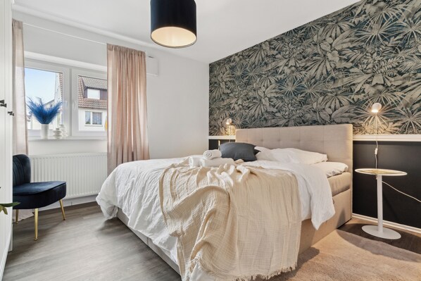 2 bedrooms, desk, iron/ironing board, travel cot