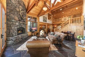 Fernseher, Kamin, Tischtennisplatte, Bücher