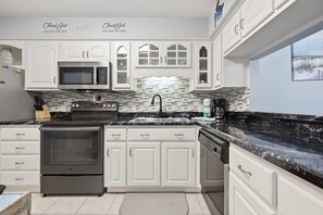 Fridge, microwave, oven, stovetop - Anchorage by the Sea Ocean View Balconies and Pool (Myrtle Beach)