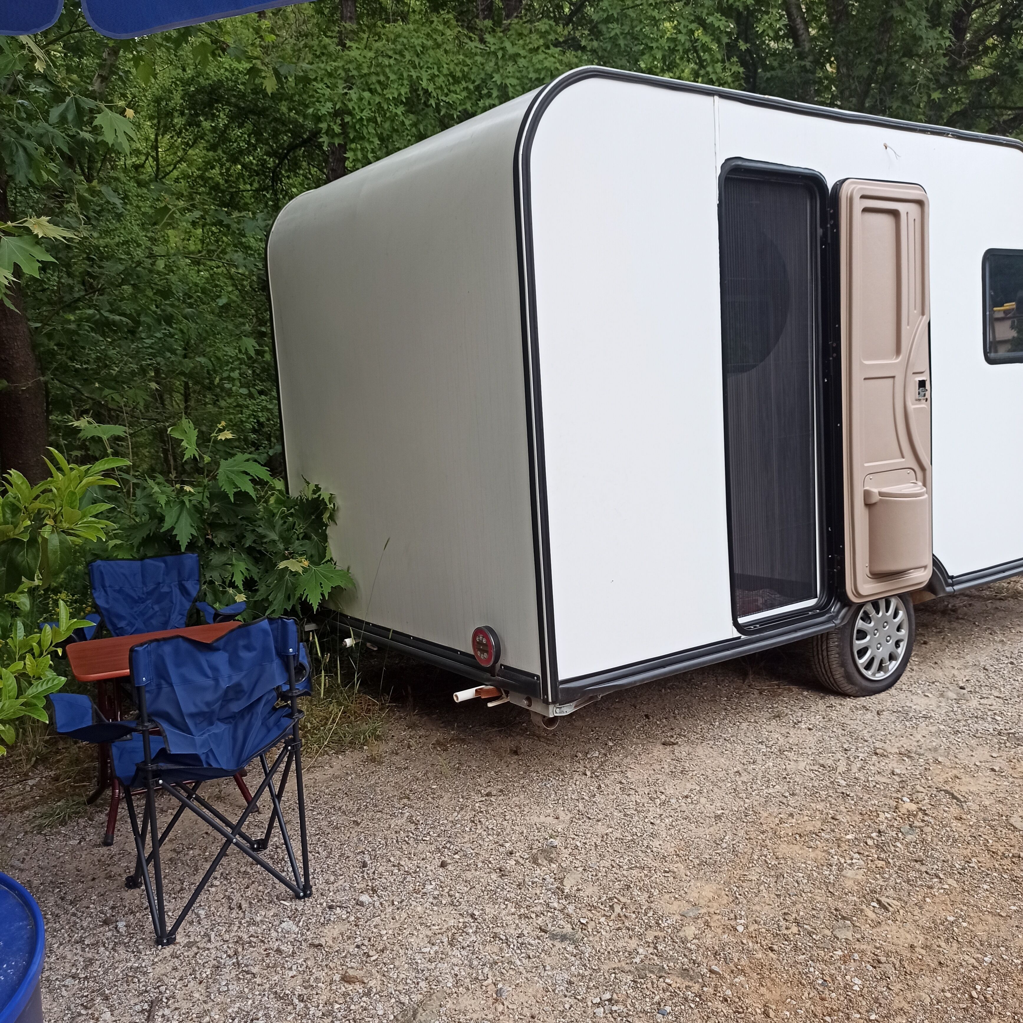 Schreibtisch, Verdunkelungsvorhänge