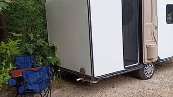 Schreibtisch, Verdunkelungsvorhänge