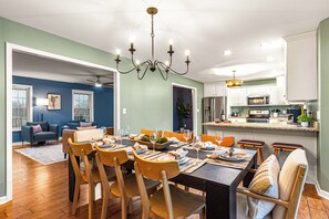 Dining - Bocce Ball Ct, Hot Tub, Game Room, EV Charger, Mins to Buffalo Trace Distillery! (Frankfort)