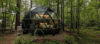 Large, luxurious geodesic dome - 08