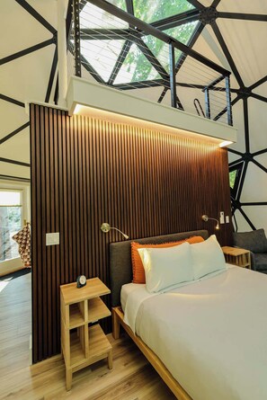 2 bedrooms, WiFi, bed sheets - Large, luxurious geodesic dome - 07 (Freeport)