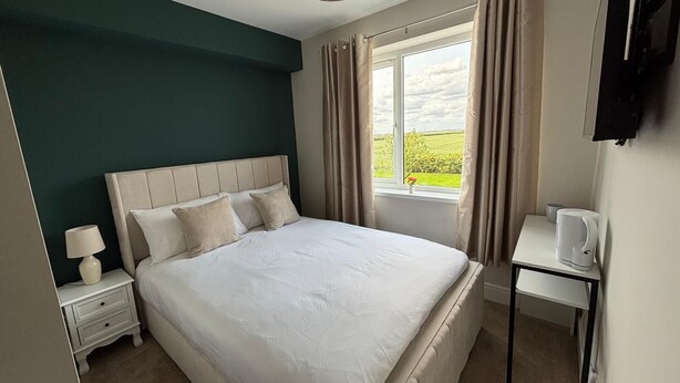 Comfort Double Room, Garden View | WiFi (free) - East Halton Hotel (East Halton)