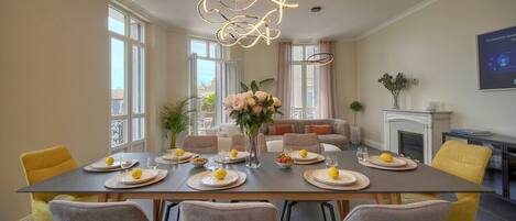 تناول الطعام