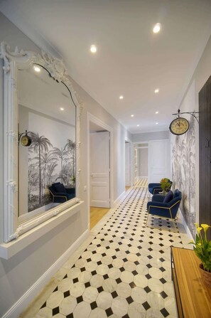 Interior - Beletage  5 BDR 4 Bath Cannes Center Garage AC (Cannes)