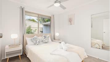 3 bedrooms, iron/ironing board, WiFi, bed sheets