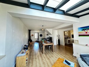 Interior - Spacious 4-Bedroom House, Central Fouras, Near Beaches (Fouras)