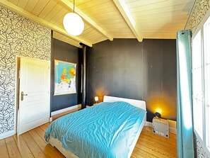 4 bedrooms, free WiFi - Spacious 4-Bedroom House, Central Fouras, Near Beaches (Fouras)