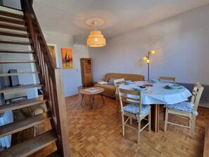 Dining - T3 Apartment, near beach and shops, pets allowed (Sarzeau)