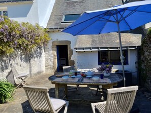 Outdoor dining - Charming fisherman's house, 4 pers, near beach, Saint-Gildas-de-Rhuys, wifi (Saint-Gildas-de-Rhuys)