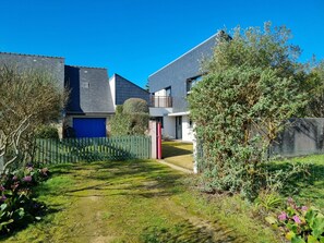 Exterior - Architect house, quiet, 9 people, near beach, Arzon (Arzon)