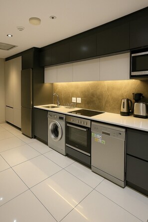 Micro-ondes, four, plaque de cuisson, lave-vaisselle