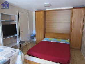 2 bedrooms