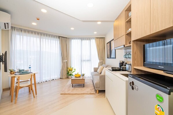 Standard Apartment, Non Smoking, Balcony | Living area