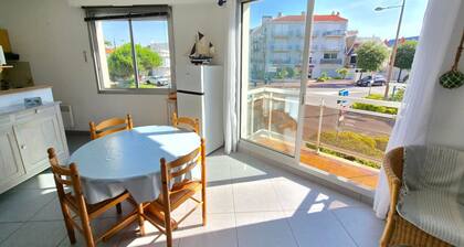 Bright Studio Near Beach and Shops in Les Sables-d'Olonne Pets Allowed