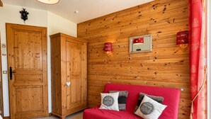 Unclassified image, 5 of 20, button - Cozy ski-in studio with parking, pets allowed (Notre-Dame-de-Bellecombe)