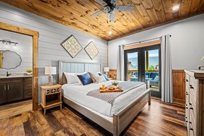 4 chambres, bureau, fer et planche à repasser, accès au Wi-Fi (inclus)